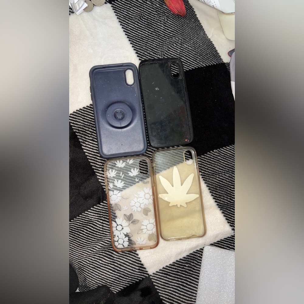 Bundle of 4 iPhone XR cases